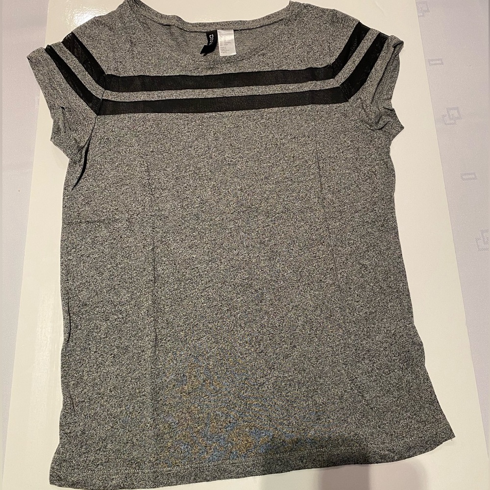 Grey short sleeve top XS